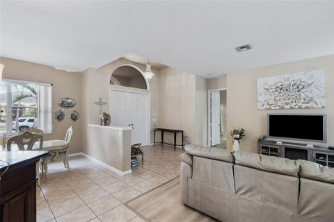 Villa ou maison à vendre à Davie, Floride: 4 chambres, 254.55 m2 № 1968209 - photo 12