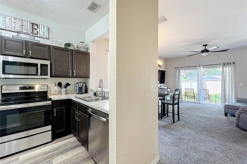 Townhouse in Davenport, Florida 4 bedrooms, 172.43 sq.m. № 1651931 - photo 7