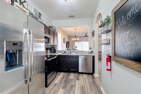 Townhouse in Davenport, Florida 4 bedrooms, 172.43 sq.m. № 1651931 - photo 10