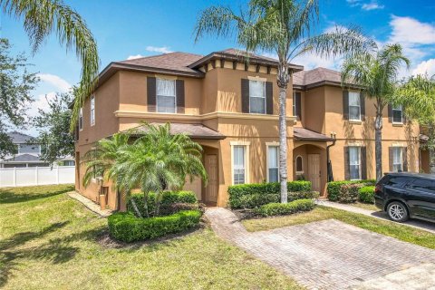 Townhouse in Davenport, Florida 4 bedrooms, 172.43 sq.m. № 1651931 - photo 1