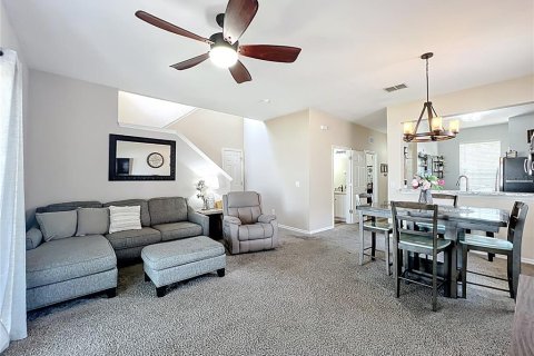 Townhouse in Davenport, Florida 4 bedrooms, 172.43 sq.m. № 1651931 - photo 17