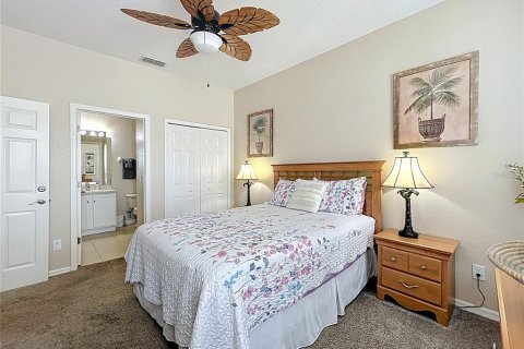 Townhouse in Davenport, Florida 4 bedrooms, 172.43 sq.m. № 1651931 - photo 24