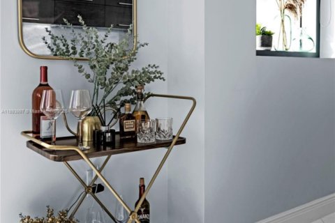 Condominio en alquiler en Miami, Florida, 2 dormitorios, 114.92 m2 № 1945857 - foto 13