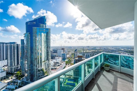 Condominio en alquiler en Miami, Florida, 2 dormitorios, 114.92 m2 № 1945857 - foto 12