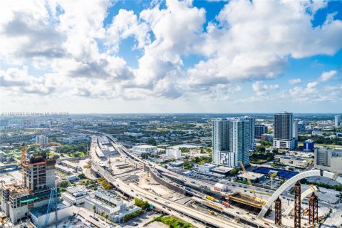 Condominio en alquiler en Miami, Florida, 2 dormitorios, 114.92 m2 № 1945857 - foto 7