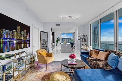 Condominio en alquiler en Miami, Florida, 2 dormitorios, 114.92 m2 № 1945857 - foto 2