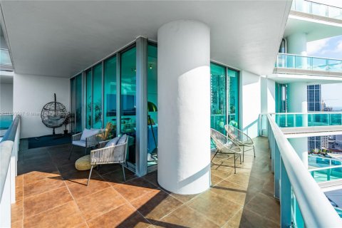 Condominio en alquiler en Miami, Florida, 2 dormitorios, 114.92 m2 № 1945857 - foto 6