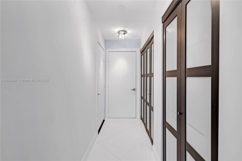 Condominio en alquiler en Miami, Florida, 2 dormitorios, 114.92 m2 № 1945857 - foto 21