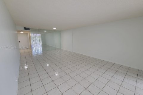 Condominio en alquiler en Aventura, Florida, 1 dormitorio, 85.28 m2 № 1990266 - foto 12