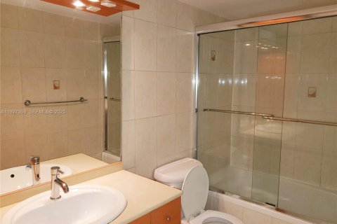 Condominio en alquiler en Aventura, Florida, 1 dormitorio, 85.28 m2 № 1990266 - foto 30