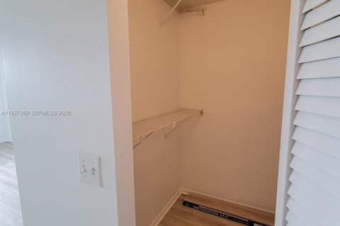 Condominio en alquiler en Aventura, Florida, 1 dormitorio, 85.28 m2 № 1990266 - foto 25