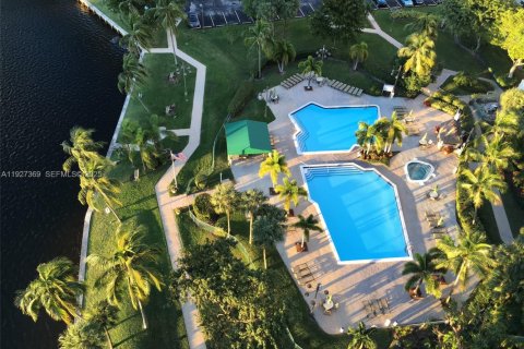 Condominio en alquiler en Aventura, Florida, 1 dormitorio, 85.28 m2 № 1990266 - foto 3