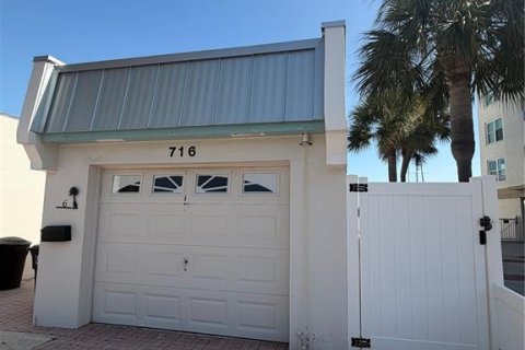 Townhouse in Clearwater, Florida 2 bedrooms, 145.48 sq.m. № 2234645