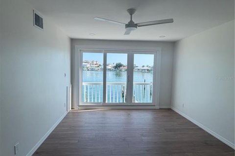 Townhouse in Clearwater, Florida 2 bedrooms, 145.48 sq.m. № 2234645 - photo 18