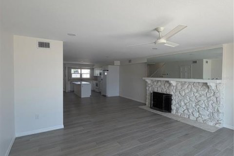 Townhouse in Clearwater, Florida 2 bedrooms, 145.48 sq.m. № 2234645 - photo 12