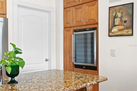 House in Tampa, Florida 5 bedrooms, 384.99 sq.m. № 2166191 - photo 16