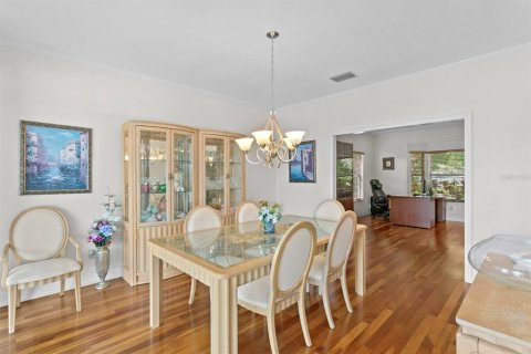 House in Tampa, Florida 5 bedrooms, 384.99 sq.m. № 2166191 - photo 6