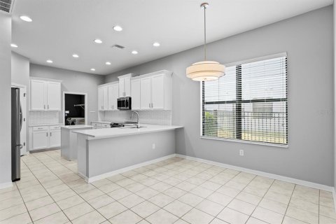 House in Lutz, Florida 4 bedrooms, 295.62 sq.m. № 1657516 - photo 11