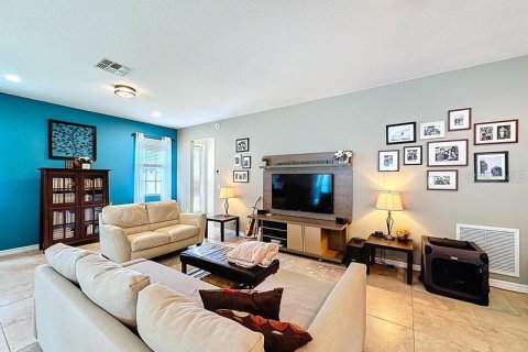 House in Orlando, Florida 5 bedrooms, 301.84 sq.m. № 1873774 - photo 25