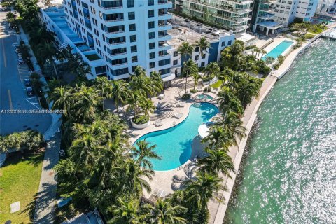Appartement à louer à Miami Beach, Floride: 1 chambre, 74.88 m2 № 2414528 - photo 2
