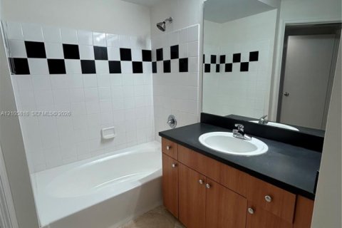 Appartement à louer à Miami Beach, Floride: 1 chambre, 74.88 m2 № 2414528 - photo 23