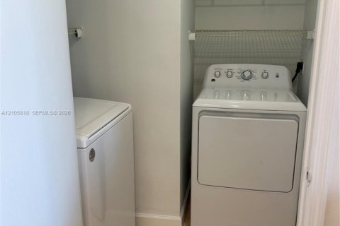 Appartement à louer à Miami Beach, Floride: 1 chambre, 74.88 m2 № 2414528 - photo 28