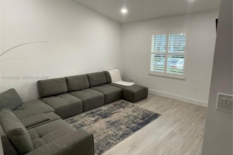 Villa ou maison à vendre à Boca Raton, Floride: 2 chambres, 99.13 m2 № 2008360 - photo 3