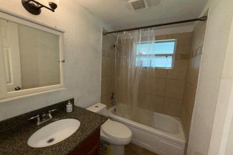 House in Holiday, Florida 2 bedrooms, 147.71 sq.m. № 2157740 - photo 28