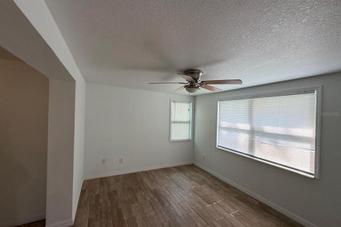 House in Holiday, Florida 2 bedrooms, 147.71 sq.m. № 2157740 - photo 6