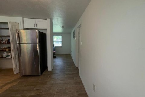 House in Holiday, Florida 2 bedrooms, 147.71 sq.m. № 2157740 - photo 8