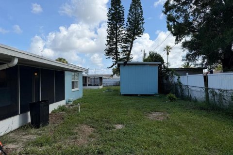 House in Holiday, Florida 2 bedrooms, 147.71 sq.m. № 2157740 - photo 15
