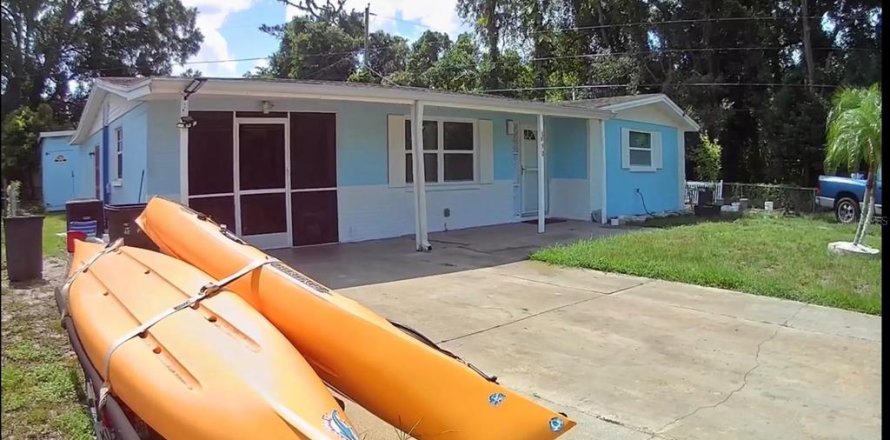 House in Holiday, Florida 2 bedrooms, 147.71 sq.m. № 2157740