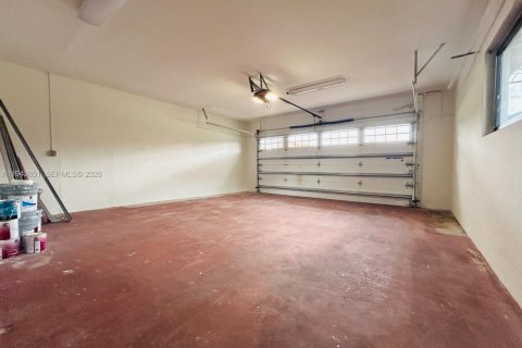 Casa en alquiler en Miami, Florida, 4 dormitorios, 185.8 m2 № 2059951 - foto 14