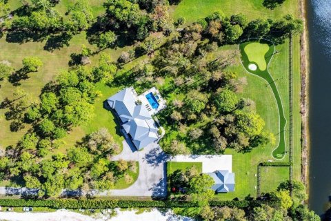 House in Lake Worth, Florida 6 bedrooms, 434.04 sq.m. № 2187120 - photo 2