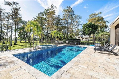 House in Lake Worth, Florida 6 bedrooms, 434.04 sq.m. № 2187120 - photo 27
