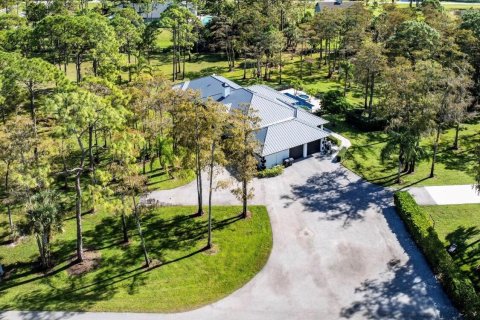 House in Lake Worth, Florida 6 bedrooms, 434.04 sq.m. № 2187120 - photo 4