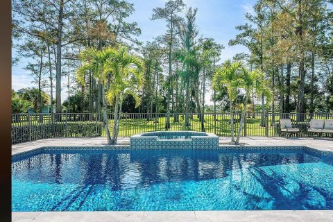 House in Lake Worth, Florida 6 bedrooms, 434.04 sq.m. № 2187120 - photo 24