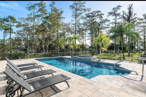 House in Lake Worth, Florida 6 bedrooms, 434.04 sq.m. № 2187120 - photo 26