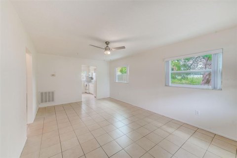Appartement à louer à Largo, Floride: 2 chambres, 74.32 m2 № 1900254 - photo 2