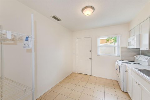 Appartement à louer à Largo, Floride: 2 chambres, 74.32 m2 № 1900254 - photo 5