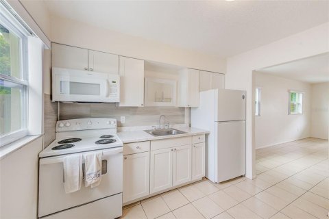 Appartement à louer à Largo, Floride: 2 chambres, 74.32 m2 № 1900254 - photo 6
