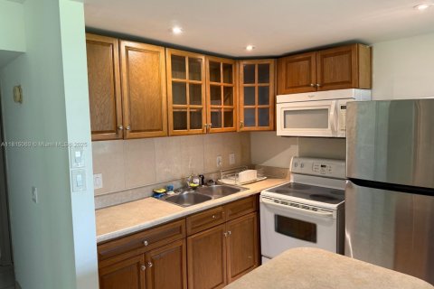 Condo in Boca Raton, Florida, 1 bedroom  № 1940255 - photo 3