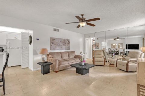 Condominio en venta en Greenacres, Florida, 2 dormitorios, 86.86 m2 № 2029790 - foto 14