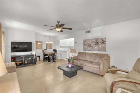 Condominio en venta en Greenacres, Florida, 2 dormitorios, 86.86 m2 № 2029790 - foto 12