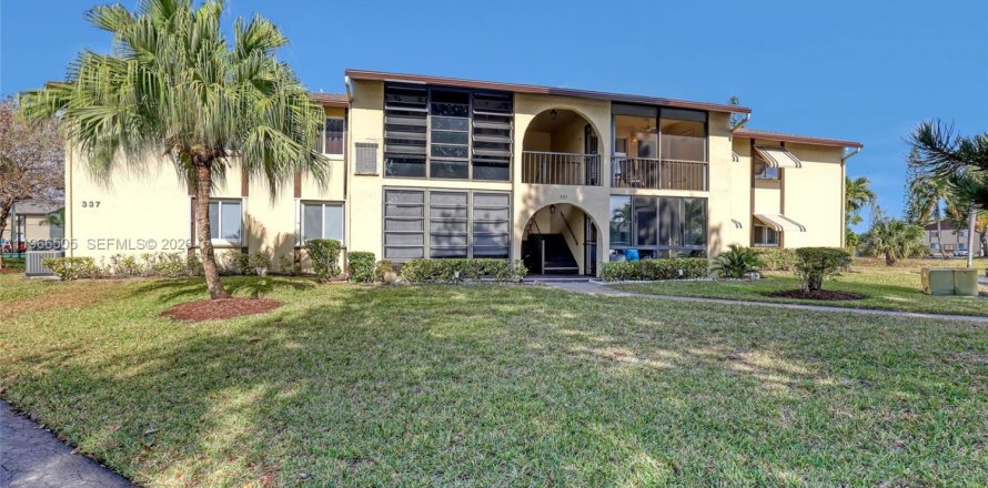 Condominio en Greenacres, Florida, 2 dormitorios  № 2029790
