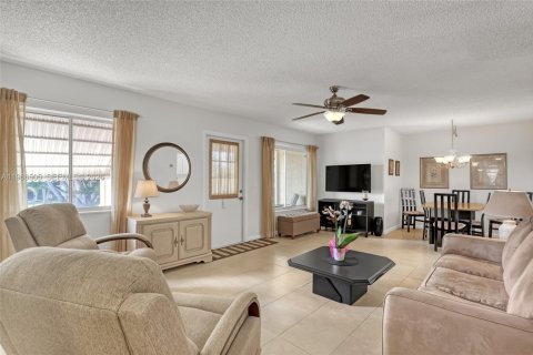 Condominio en venta en Greenacres, Florida, 2 dormitorios, 86.86 m2 № 2029790 - foto 13