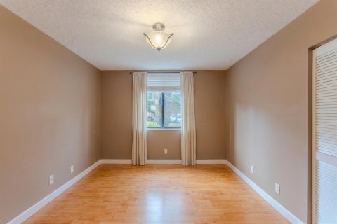 Condo in Plantation, Florida, 2 bedrooms  № 2280783 - photo 10
