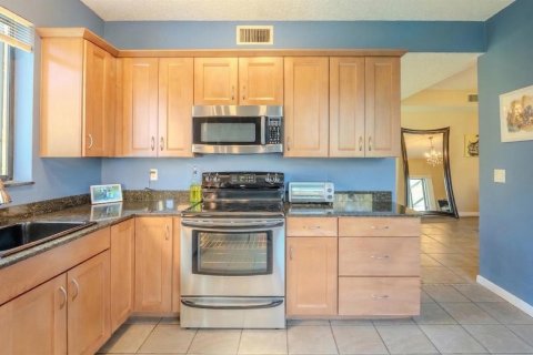 Condo in Plantation, Florida, 2 bedrooms  № 2280783 - photo 6