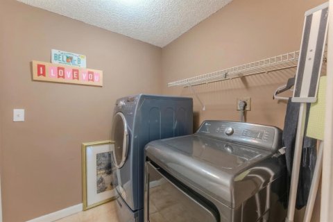Condo in Plantation, Florida, 2 bedrooms  № 2280783 - photo 13