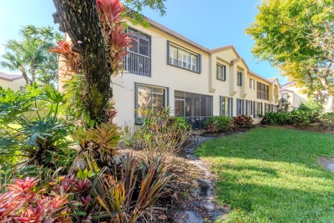 Condo in Plantation, Florida, 2 bedrooms  № 2280783 - photo 15